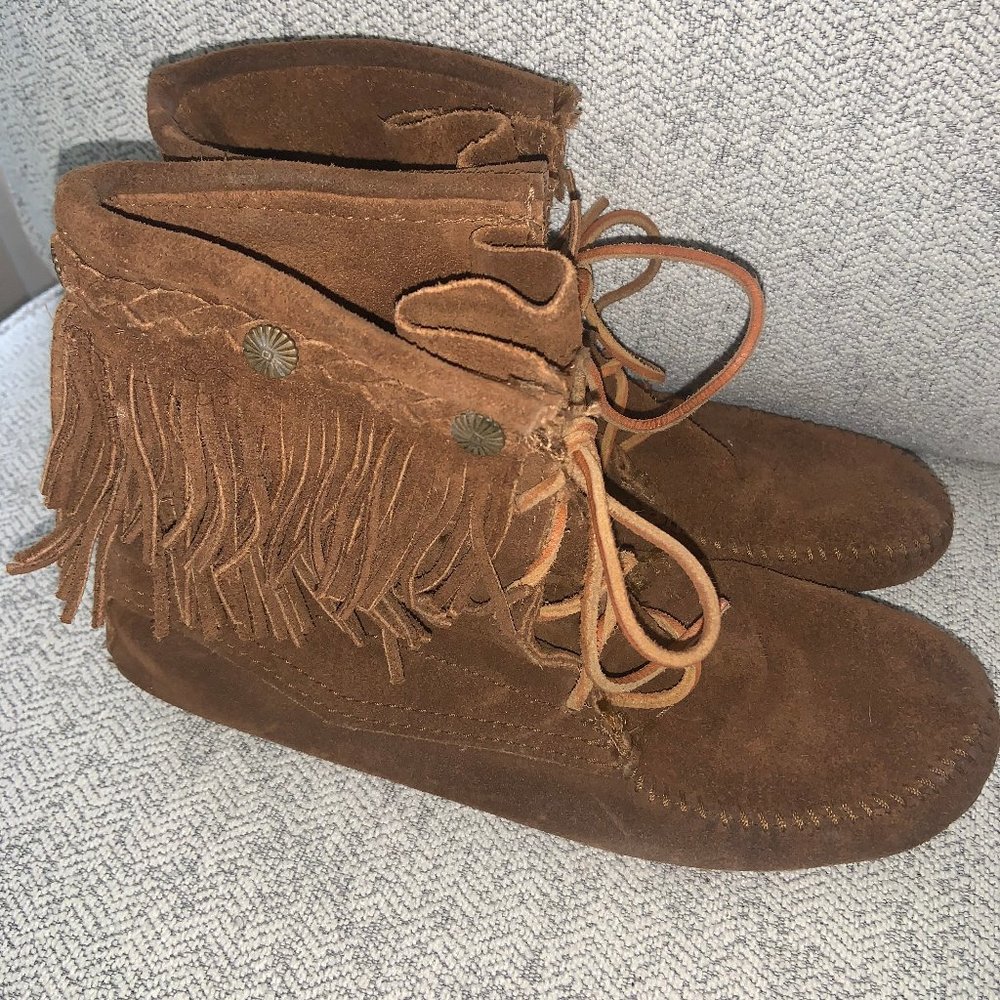 Minnetonka Fringe Moccasin Boots